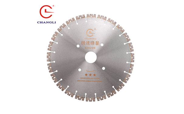 對(duì)花崗巖鋸片鋸切中刀頭磨粒磨損的因素分析！